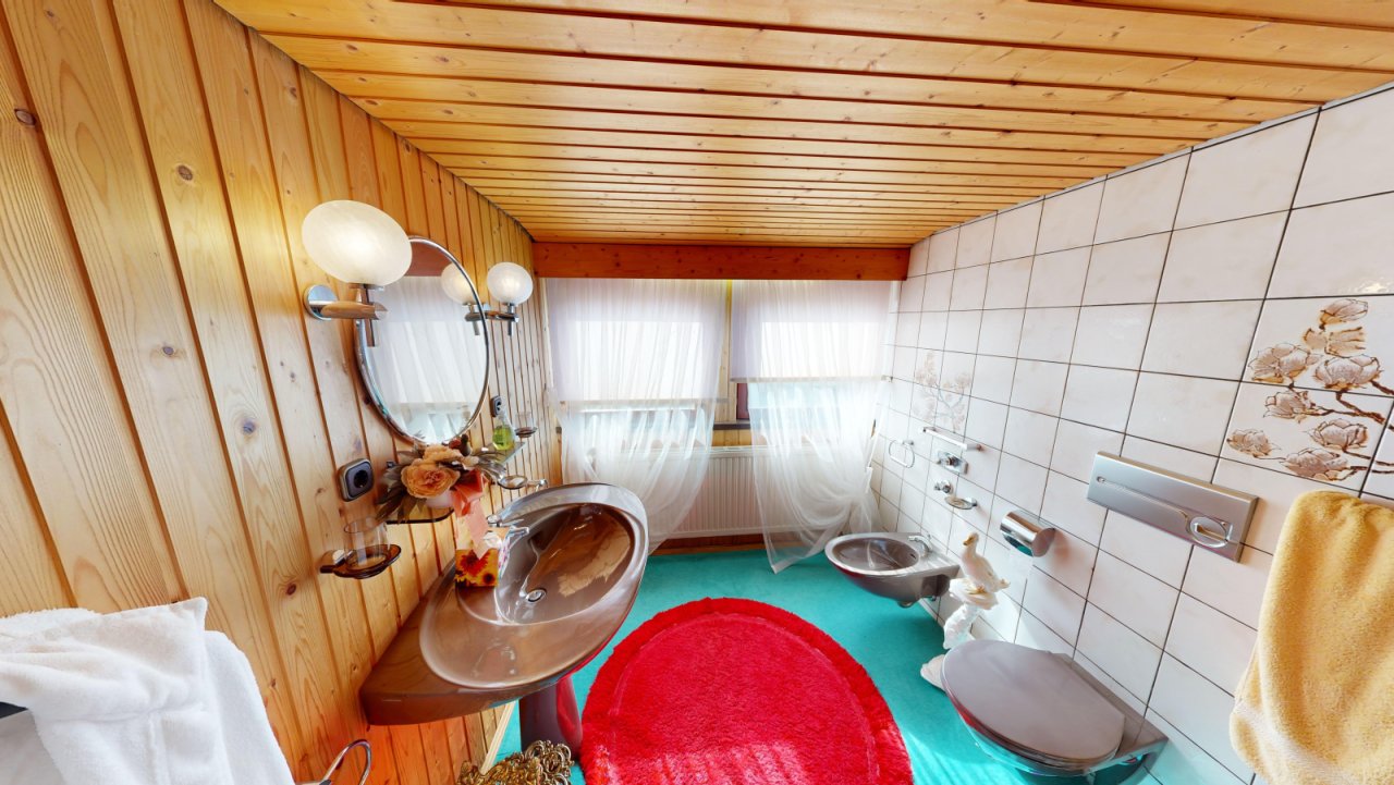 bathroom | top floor